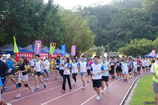 2011貓空路跑隨手拍~有土城財哥您的照片