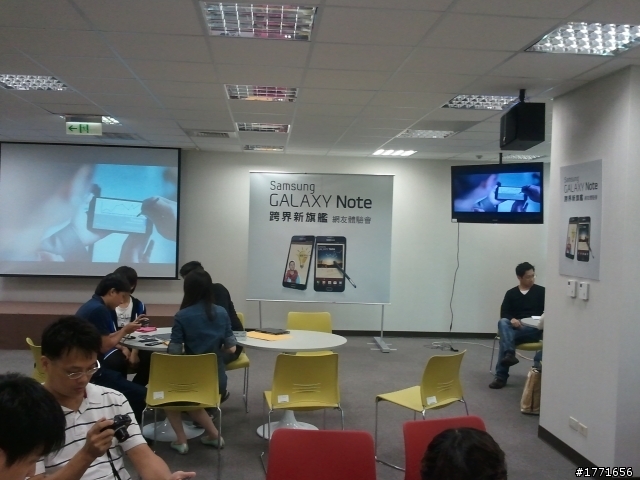 GALAXY NOTE體驗內含影片  感謝! 感激! 感動! 這手機真的很棒 還認識新朋友 簡易發文