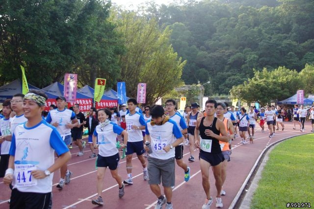 2011貓空路跑隨手拍~有土城財哥您的照片