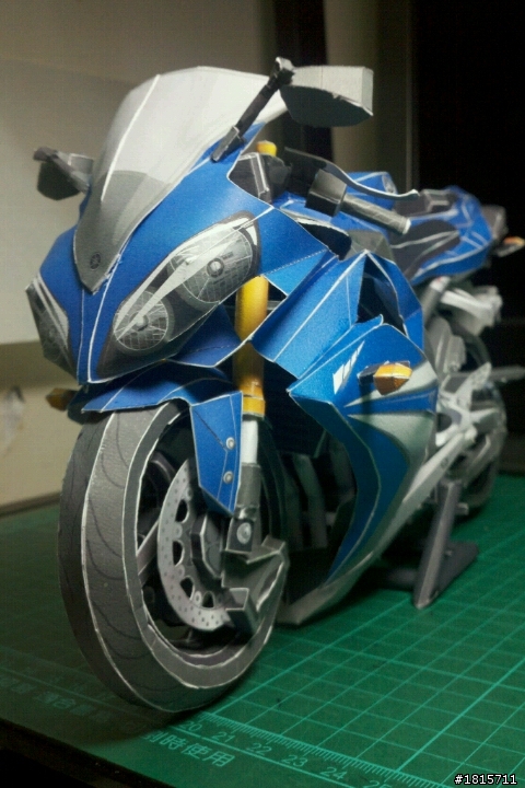 野人獻曝，第一次做紙模─YAMAHA YZF-R1(藍)