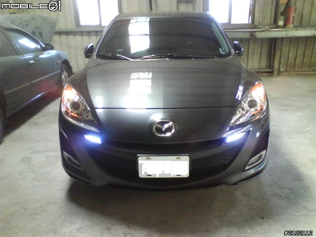NEW MAZDA 3 日行燈