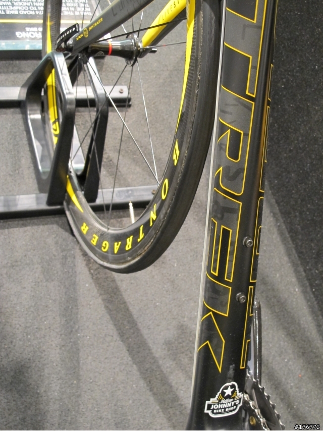 倫敦Nike Town拍的.....Lance Armstrong的愛車...Tour down under 2009