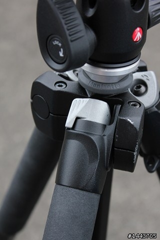 【分享】Manfrotto MK293A3 + 494RC2 雲台，簡單實用的腳架