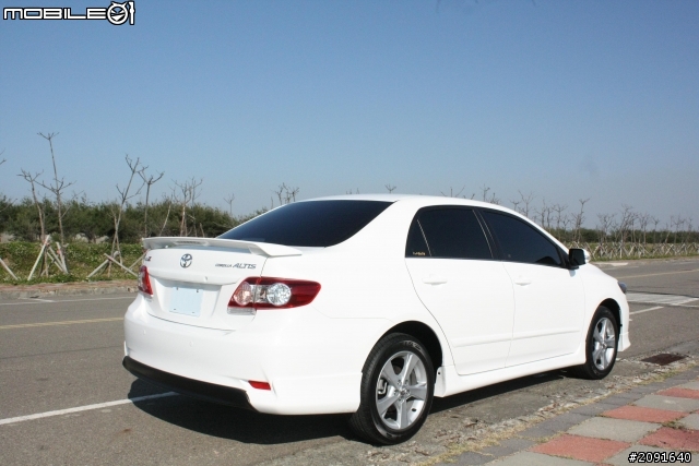 2011 Altis 2.0Z 開箱(10個月了)