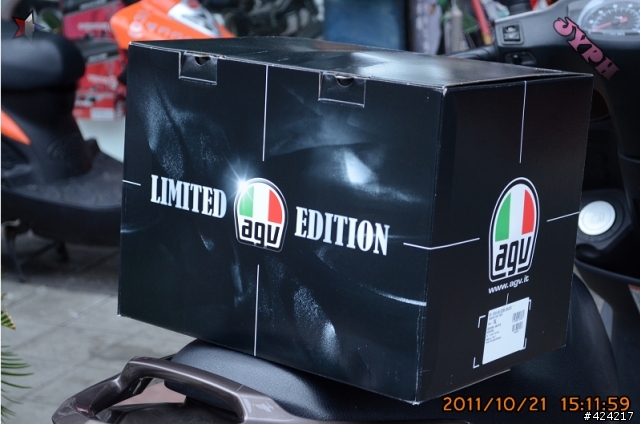 [開箱]首發AGV GP-TECH Rossi Winter Test 2010 冬季測試帽