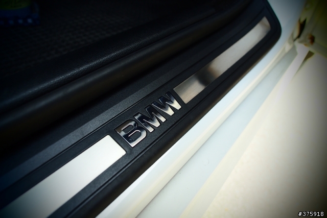 遲來的開箱  BMW e90 320I