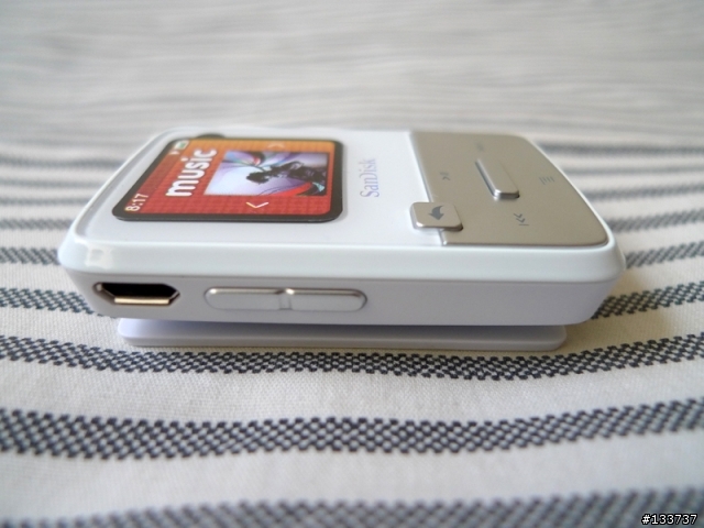 ［開箱］Sandisk Sansa Clip Zip mp3隨身聽 (小巧/功能兼備)