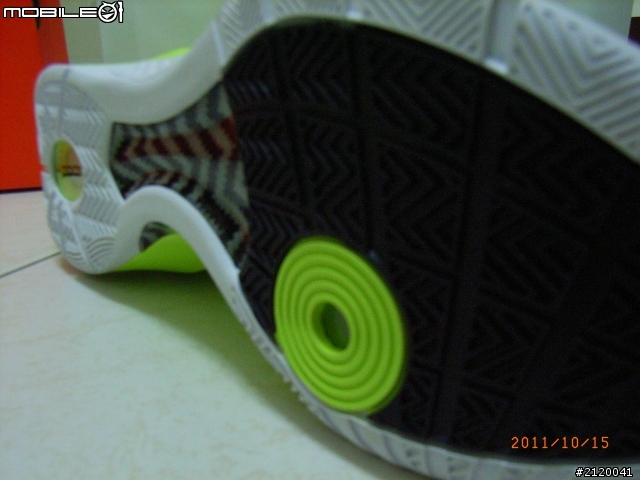 [簡單開箱文]NIKE Hyperdunk 2011 螢光綠