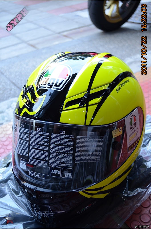 [開箱]首發第二頂AGV GP-TECH Rossi Winter Test 2010 冬季測試帽