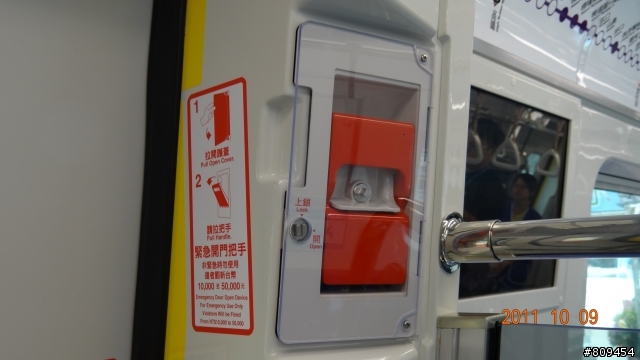 機場捷運電聯車展示，圖多