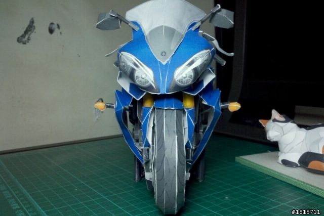 野人獻曝，第一次做紙模─YAMAHA YZF-R1(藍)