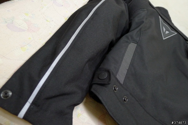 開箱-DAINESE G. XANTUM D-DRY 冬季防寒防摔衣