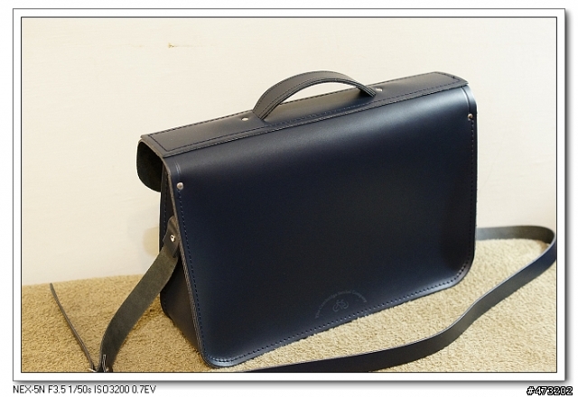 The Cambridge Satchel Comany 深藍色 NAVY 15" Leather Satchel 書包側背包開箱