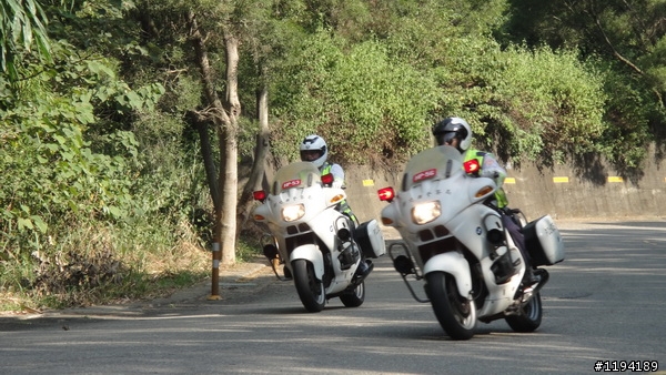 搶先爆....100年全運男子公路賽照片(楓坑路段)!!!