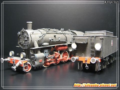 紙模型-蒸氣火車頭/Parowвz Tr 203