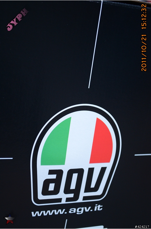 [開箱]首發AGV GP-TECH Rossi Winter Test 2010 冬季測試帽