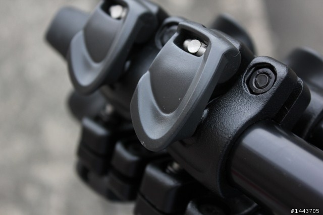 【分享】Manfrotto MK293A3 + 494RC2 雲台，簡單實用的腳架