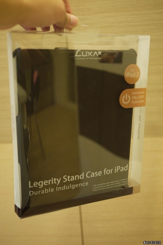 [開箱] 分享滿意度100理想iPad2保護套---Luxa2 iPad 2 Legerity Stand Case  (圖)