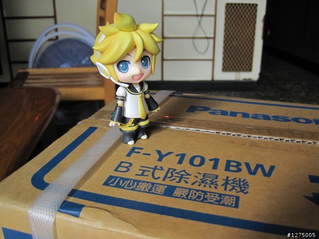 [開箱囉@o@!!] Panasonic 除濕機F-Y101BW之鏡音連亂入開箱分享~~!!