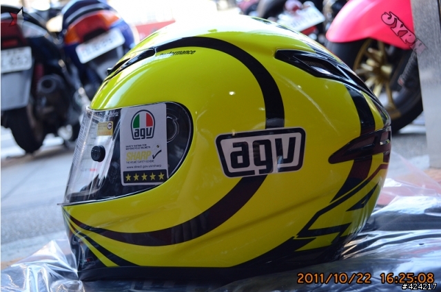 [開箱]首發第二頂AGV GP-TECH Rossi Winter Test 2010 冬季測試帽