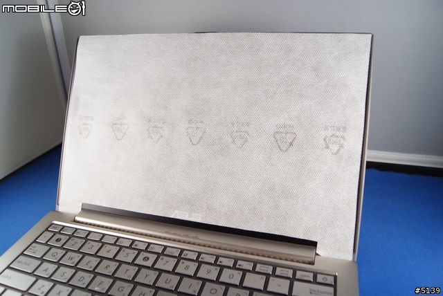 [開箱]ASUS Zenbook UX21E 首台11吋的Ultrabook (圖多)