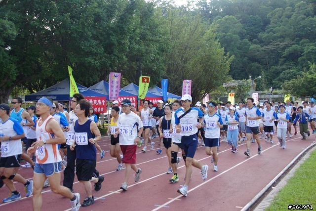 2011貓空路跑隨手拍~有土城財哥您的照片