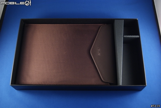 [開箱]ASUS Zenbook UX21E 首台11吋的Ultrabook (圖多)