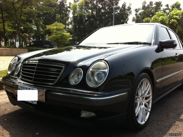 W210 Carlsson look 下包包覆卡夢貼紙 (看慣新車者請勿進入)