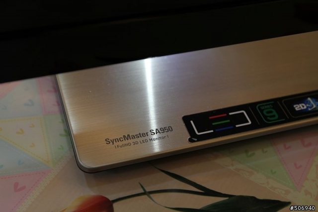 [開箱] 3D步兵、騎兵片放馬過來！SAMSUNG SA950就是要你「好看」！