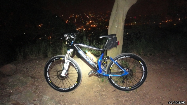 月黑風高  "三傻"  夜騎礦區