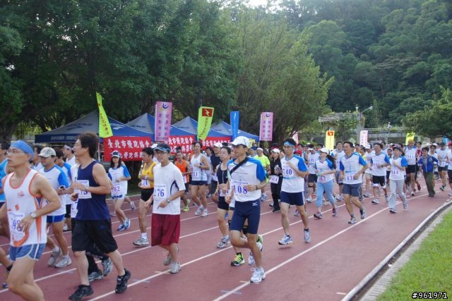 2011貓空路跑隨手拍~有土城財哥您的照片