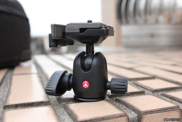 【分享】Manfrotto MK293A3 + 494RC2 雲台，簡單實用的腳架