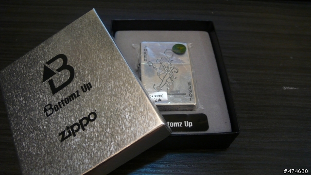 分享一個很特別的ZIPPO[Bottomz up-The Joker]