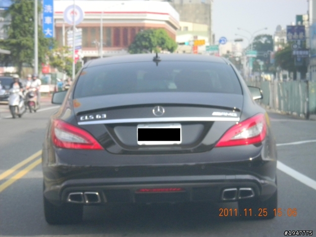 開車出門巧遇猛獸級座駕.....