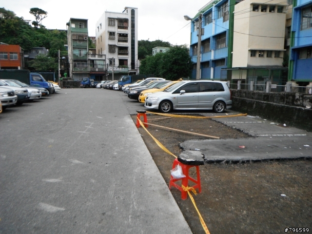 西班牙修道院考古坑