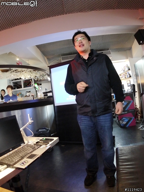 【批著N9的外衣強力現身台灣】 Nokia的最新芒果手機 Lumia 800