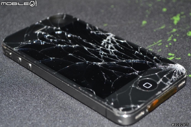 別再說iPhone4不耐摔了..我打從心底的感謝我的iPhone4...(附圖)