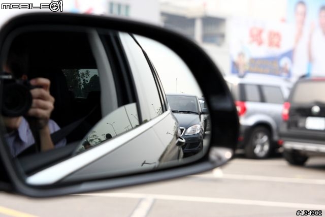 Škoda夢時代→高雄美術館「2011車主大會師」