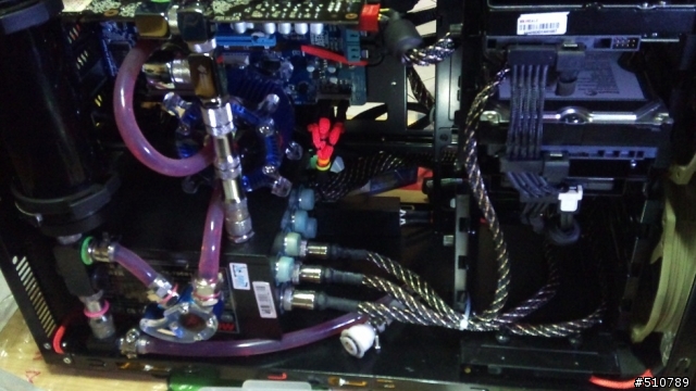 (分享兼開箱..更新完成篇)打造自己的水冷電腦之過程..圖多文長.