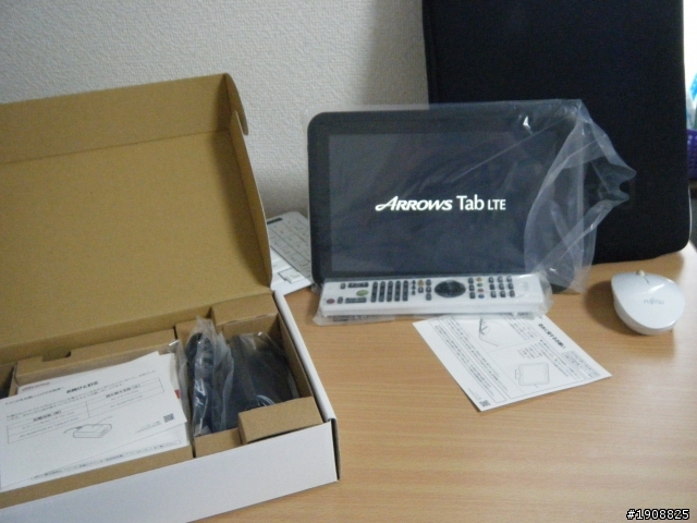 [不專業開箱照]之防水Fujitsu Arrows Tab LTE F-01D android平板