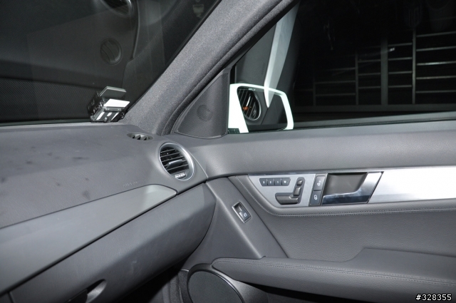 Mercedes Benz C200 2012年式 白色 不專業開箱文