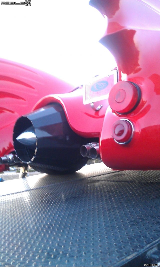 在路上碰到蝙蝠俠了!!! (有圖有真相)