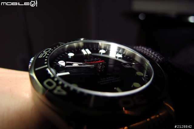 【開箱】OMEGA 海馬黑陶瓷SEAMASTER 300M