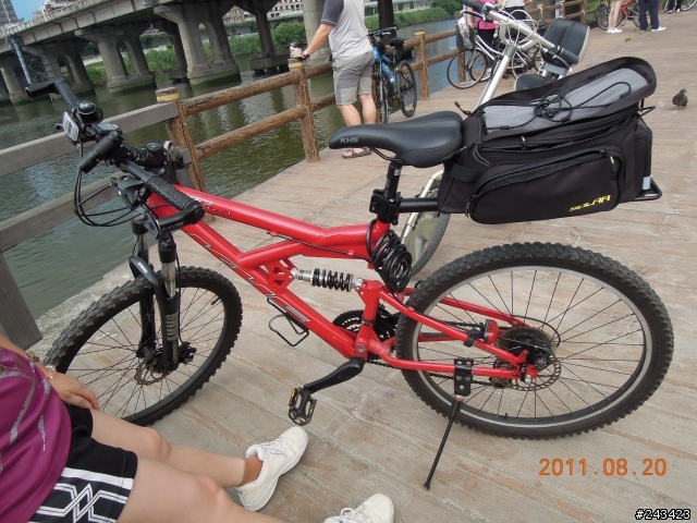 車架裂了  那裏可以焊接的