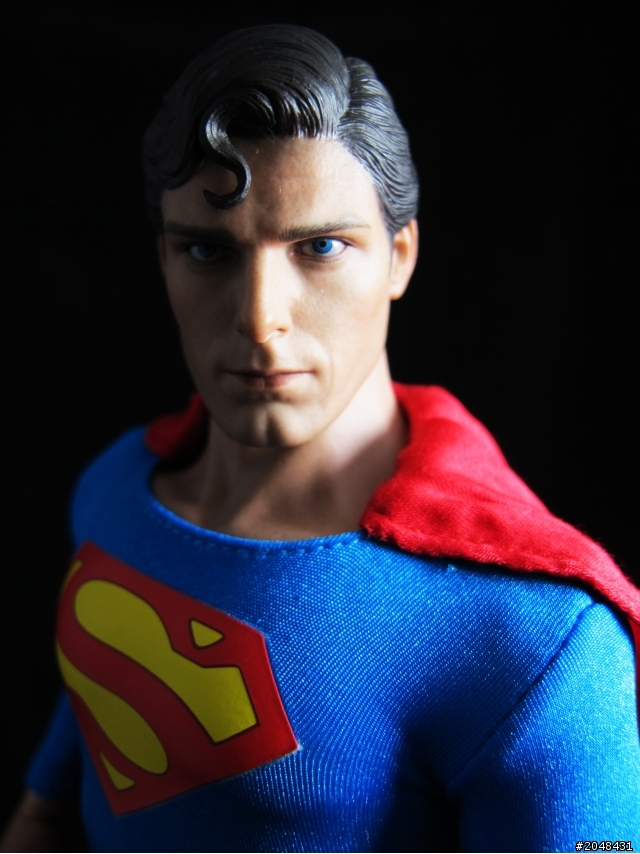 HOT TOYS SUPERMAN