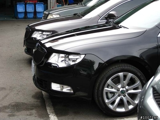 好朋友交新車SKODA Superb combi ~馬上換18"大腳 ~順便分享大會師車友大腳框!