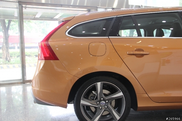 V60 T5 R-Design展示車