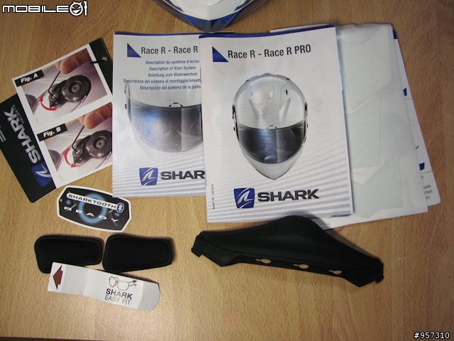 簡單開箱Shark Race-R Pro KUNDO 白藍黑