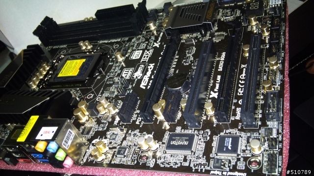 (純開箱) 升級囉! 華擎 Z68 Extreme3 Gen3 與 I7 2600K(水冷機完成囉!)