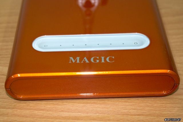 簡潔俐落的好檯燈--MAGIC Mini LED開箱~
